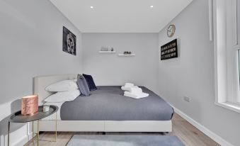 Lovely 1-Bed Studio in West Drayton