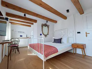 M&R Apartments I