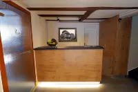 Hotel Goldener Hirsch Mosbach Отели в г. Нойнкирхен
