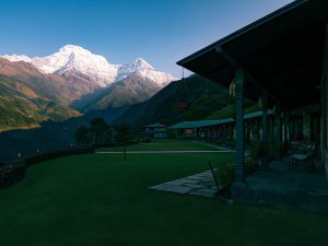 네팔 산악 묘소 - Landruk