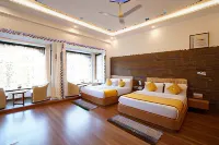 Rawla Ratanpur - Kingfisher Hotel فنادق في Dungarpur