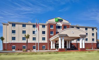 Holiday Inn Express & Suites Moultrie