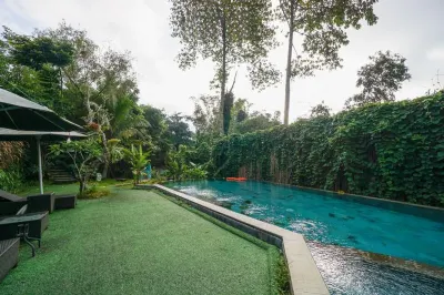 Oak Tree Glamping Resort 巴圖住宿飯店