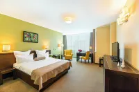 Vega Hotel Các khách sạn gần Grădina Japoneză Galați