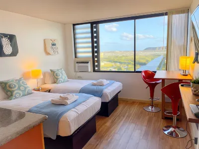 Cozy Hawaiian Monarch Condo by RedAwning