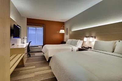Holiday Inn Express & Suites Cedar Rapids-I-380 @ 33RD Ave Các khách sạn ở Cedar Rapids