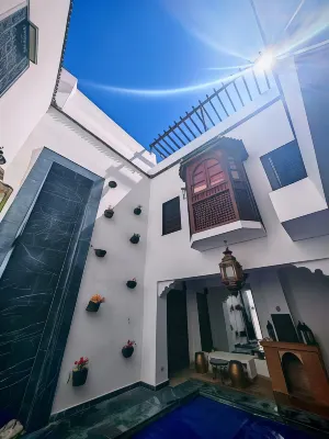 Riad Dar Bounouar Hôtels à : 