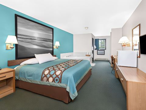 Super 8 by Wyndham Huron