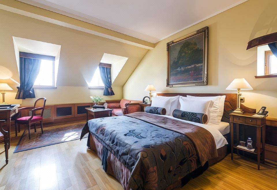 2. 골든 웰 호텔..