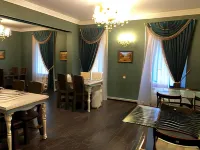 Uyut Hotel