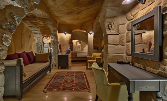 Acropolis Cave Suite