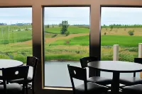 Cobblestone Inn & Suites - Newton