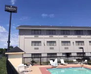 麗笙弗吉尼亞州阿賓登島鄉村套房酒店 - 泳池