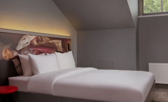 Theatre Square Hotel