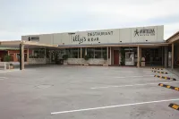 Matilda Motor Inn - parking