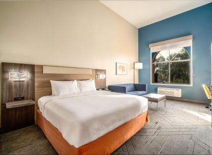 Holiday Inn Express & Suites PHOENIX - MESA WEST by IHG