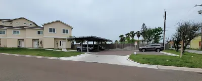 New Waterfront Bungalow Fishermans Paradise 2 Bedroom Home by RedAwning Hotels in Port Isabel