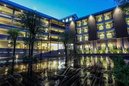 Romyen Garden Place Отели рядом с достопримечательностью «Nakhon Ratchasima Rajabhat University»