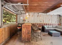 Streamfront Updated Cabin Close to Estes Park New Hot Tub 3 Private Acres Pet OK