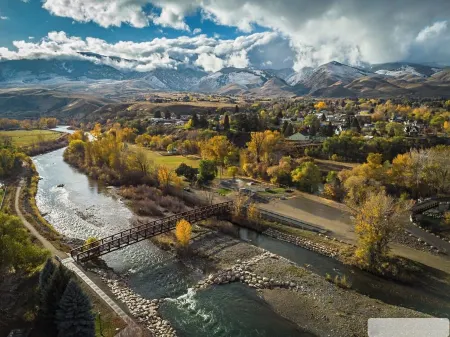 504 Historic Brickhouse off Main St. - 2 Blocks from Salmon River