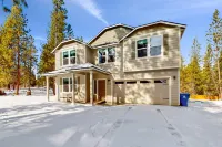 Magnificent Creater Road Retreat with 6 bedrooms and 3 bathroom on 1.2 acres.