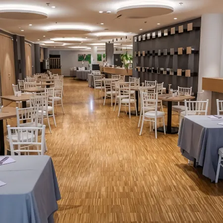 Hotel Academia Отели рядом с достопримечательностью «Улица Ткалчичева»