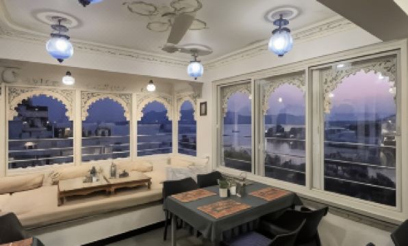 Hotel Mewar Haveli - at Lake Pichola