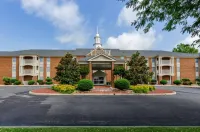 Best Western Plus Inn at Hunt Ridge Hotels near Devils Backbone Brewing Company - Outpost Tap Room & Kitchen