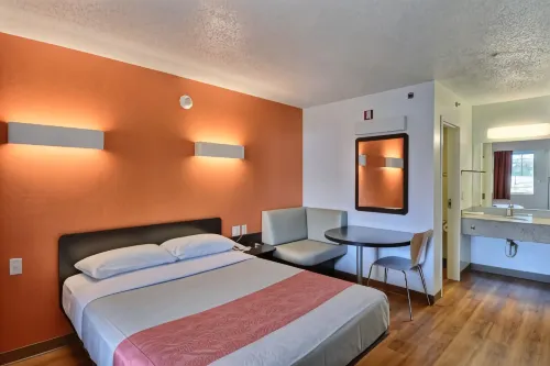 Motel 6 Tewksbury, MA - Boston - 2-Star