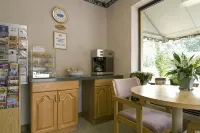 Cabarrus Inn - parking