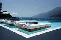 Alley Prime Hotel - Infinity Pools