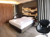 Campagne Hotel and Residence Hotels in Mueang Pathum Thani District