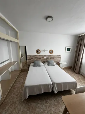 Hostal Residencia Cardona Hotels in Arrecife