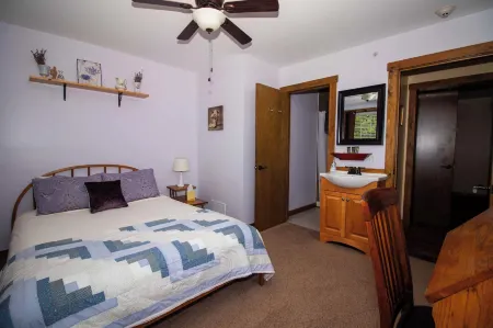 The Old Lantern Inn and Barn