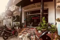 Khách sạn Năm Long