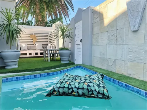 4 on Varneys Guest House