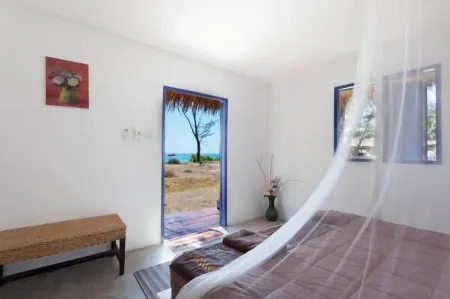 Micky Monkey Beach Hotel Phuket Maikhao Thailand Отели рядом с достопримечательностью «Sai Kaew Beach»