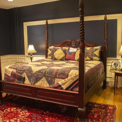 The Inn at Lincoln Square Hotels near David Wills House