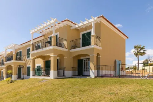 Beautiful apartment in a quiet location with sea views