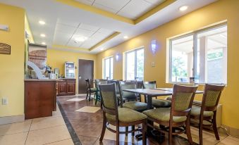 Quality Inn & Suites Glenmont - Albany South