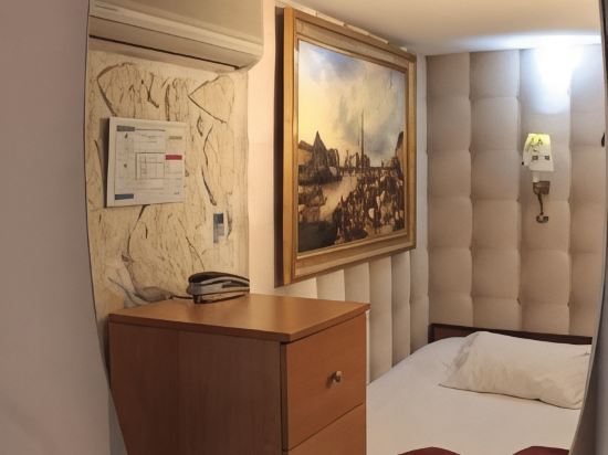 Hotel Hauteville Opera