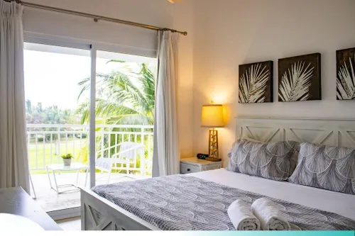 Cocotal Golf Club, Deluxe Lake Village penthouse