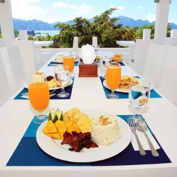 Coron Bluewave Hotel