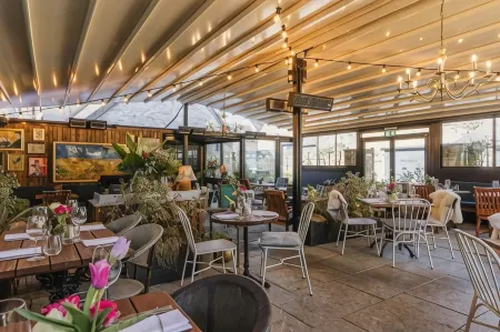 Mr & MRS Smith the Wheatsheaf Inn