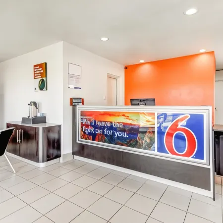 Motel 6 Waco, TX - Lacy Lakeview