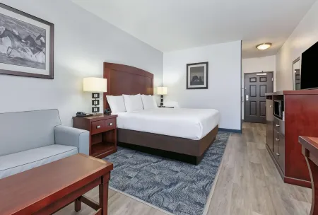 La Quinta Inn & Suites by Wyndham Fort Worth NE Mall Отели в г. Ричленд Хилс