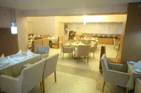 Momona Hotel - sarapan