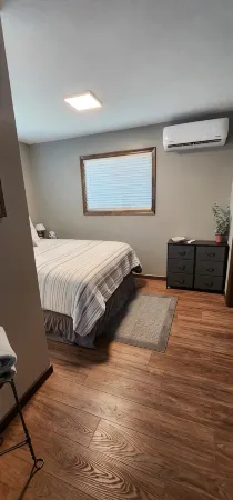 Cozy One-Bedroom Cabin on Peaceful 38 Acres Отели в г. Медора