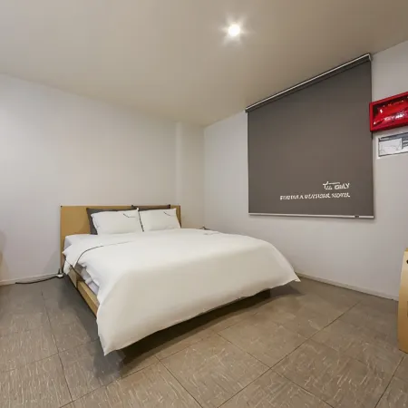 Hotel The May