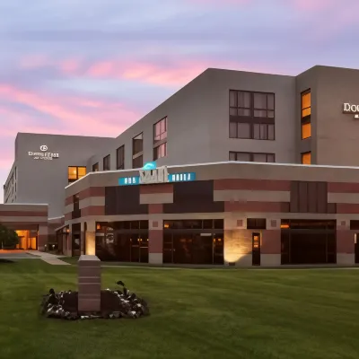 DoubleTree by Hilton Hartford - Bradley Airport Hotels near Noden Reed Park